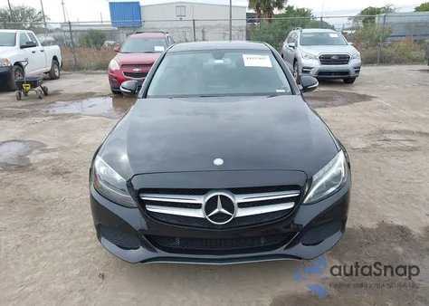2015 Mercedes-Benz C 300 4Matic из США, поврежденный, VIN 55SWF4KB7FU083157
